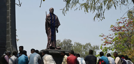 LUCKNOW INDIA MARCH 10 2025 Bhim army workers protest at Parivartan Chowk over their various demands on March 10   2025 in Lucknow   India   Photo by Deepak Gupta Hindustan Timesのeditorial素材