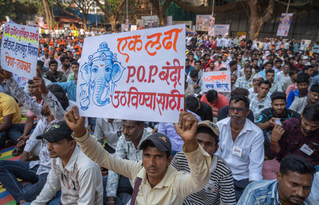 MUMBAI INDIA MARCH 11 2025 The All India Sculptors Conference has been organized at Nare Park Parel in Mumbai regarding the ban on POP Plaster of Paris idols in Maharashtra on March 11 2025 in Mumbai India Following the recent Bombay high court ban on Plaのeditorial素材
