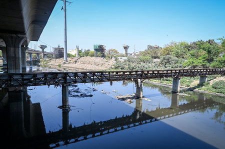 NEW DELHI, INDIA - MARCH 16: A view of Barapullah Drain near Sarai Kale Khan on March 16, 2025 in New Delhi, India (Photo by Sanchit Khanna/Hindustan Times )のeditorial素材