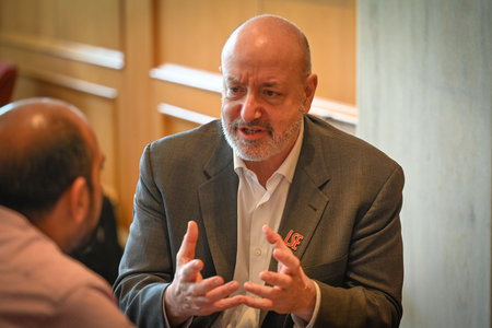 NEW DELHI, INDIA - MARCH 26: (EDITOR'S NOTE: This is an exclusive image of Hindustan Times) Larry Kramer, Vice Chancellor of London School of Economics during an exclusive interview with Hindustan Times at Taj Mansingh Hotel, on March 26, 2025 in New Delhのeditorial素材