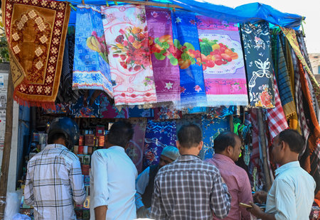 NOIDA, INDIA - MARCH 30: People shop at the Sector 8 market on the eve of Eid-ul-Fitr, on March 30, 2025 in Noida, India. (Photo by Sunil Ghosh/Hindustan Times )のeditorial素材