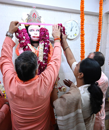 NEW DELHI INDIA APRIL 8 2025 Delhi Chief Minister Rekha Gupta offering prayers before Bhandara ahead of Hanuman Jayanti outside Delhi secretariat on April 8 2025 in New Delhi India Photo by Sonu Mehta Hindustan Timesのeditorial素材
