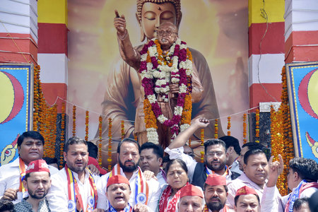 GHAZIABAD INDIA APRIL 14 2025 Samajwadi Party paying floral tribute at the statue of Bharat Ratna Babasaheb BR Ambedkar on his birth anniversary at Ambedkar park statue in Navyug market on April 14 2025 in Ghaziabad India Photo by Sakib Ali Hindustan Timeのeditorial素材