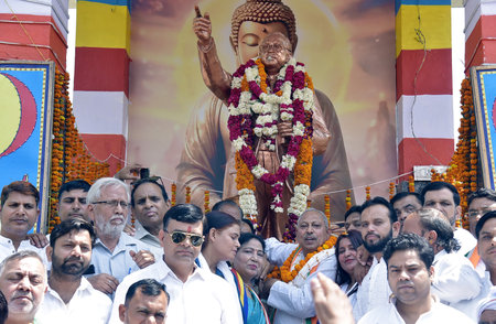 GHAZIABAD INDIA APRIL 14 2025 Congress Party paying floral tribute at the statue of Bharat Ratna Babasaheb BR Ambedkar on his birth anniversary at Ambedkar park statue in Navyug market on April 14 2025 in Ghaziabad India Photo by Sakib Ali Hindustan Timesのeditorial素材