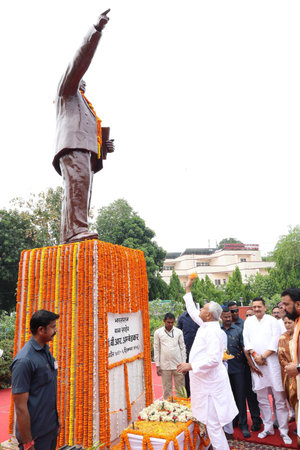 PATNA INDIA APRIL 14 2025 Bihar Chief Minister Nitish Kumar pay tribute to Dr Bhimrao Ambedkar on his birth anniversary near Patna High Court on April 14 2025 in Patna India Photo by Santosh Kumar Hindustan Timesのeditorial素材