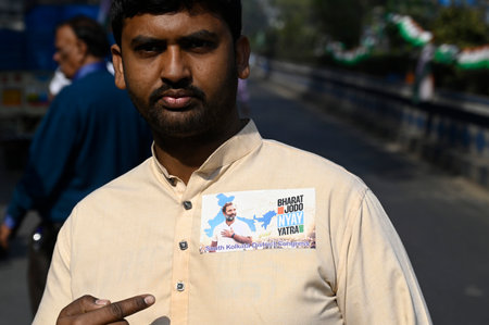 KOLKATA, INDIA â JANUARY 13: Members of Indian National Congress Party pasting stickers as campaign rally for 'Bharat Jodo Nyay Yatra' on January 13, 2024 in Kolkata, India. (Photo by Samir Jana/Hindustan Times )のeditorial素材