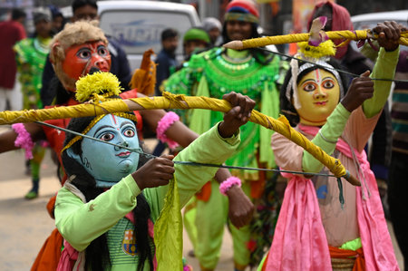 KOLKATA, INDIA - JANUARY 22:  People dressed as Lord Ram< Laxman in Kolkata participating in a rally to celebrate Ram Lalla idol consecration at Ayodhya  on January 22, 2024 in Kolkata, India. Devotees are celebrating the consecration ceremony all over thのeditorial素材