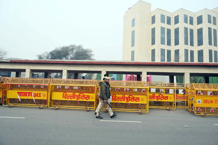 GURUGRAM, INDIA - FEBRUARY 13: Traffic congestion at Delhi-Gurugram Expressway due to Delhi Police officials put barricades after the Delhi Chalo protest called by farmers near Sirhaul toll plaza on February 13, 2024 in Gurugram, India.  Massive deploymenのeditorial素材