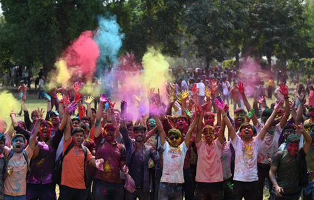 LUCKNOW, INDIA - MARCH 21: Pre Holi celebration at Lucknow University campus  on March 21, 2024 in Lucknow, India.  (Photo by Deepak Gupta/Hindustan Times)のeditorial素材