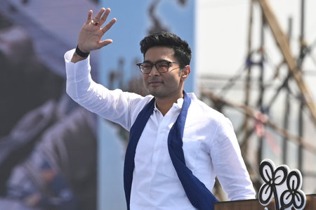 KOLKATA, INDIA - MARCH 10: All India Trinamool Congress (AITC) General Secretary Abhishek Banerjee greets TMC supporters in 'Jonogorjon' Rally and launched her party's Lok Sabha campaign at Brigade Parade Ground on March 10, 2024 in Kolkata, India. The TMのeditorial素材