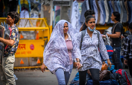 NEW DELHI, INDIA â MAY 20: Commuters out on a hot summer day at Janpath market, on May 20, 2023 in New Delhi, India. (Photo by Raj K Raj/Hindustan Times )のeditorial素材