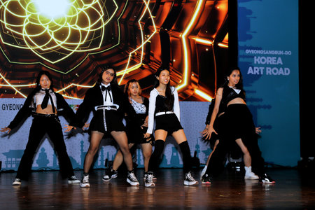 NEW DELHI INDIA MAY 23 2023 Indian K Pop group Girl Crush danced to a medley of popular K Pop numbers during the Indo Korean culture and camaraderie at Kamani Auditorium Mandi House on May 23 2023 in New Delhi India Dressed in colorful attires Korean and のeditorial素材