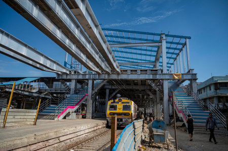 MUMBAI INDIA JUNE 11 2023 A new under construction Foot Over Bridge FOB at Khar railway station on June 11 2023 in Mumbai India Photo by Satish Bate Hindustan Timesのeditorial素材