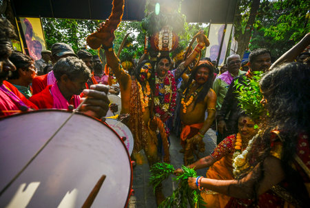 NEW DELHI INDIA JUNE 20 2023 People of Telangana celebrating and dancing during the Lal Darwaza Bonalu celebrations at Telangana Bhawan on June 20 2023 in New Delhi India Bonalu is celebrated usually during Ashada Masam which falls in July August Special のeditorial素材