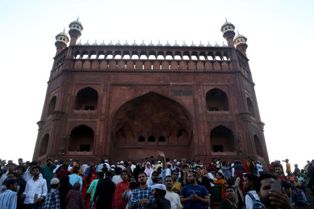 SRINAGAR INDIA APRIL 2 2023 People in large numbers gathered at Jama Masjid to offer prayer and break their fast during the ongoing Holy Month of Ramadan on April 2 2023 in Srinagar India Ramadan also known as Ramzan Ramazan or Ramzaan is the holiest montのeditorial素材