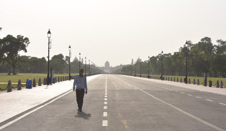 NEW DELHI INDIA APRIL 13 2023 Commuters seen out on a hot summer day on April 13 2023 in New Delhi India Photo by Sonu Mehta Hindustan Timesのeditorial素材