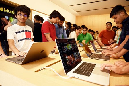 NEW DELHI INDIA APRIL 20 2023 Customers at the Indiaâs second Apple retail store named as Apple Saket at Select Citywalk Mall on April 20 2023 in New Delhi India Apple CEO Tim Cook launched India s second Apple store today in Delhi couple of days after のeditorial素材