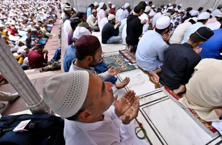 NEW DELHI INDIA APRIL 21 2023 Muslim devotees offer Alvida Namaz on the last Friday of the holy month of Ramadan at Jama Masjid on April 21 2023 in New Delhi India Photo by Sanjeev Verma Hindustan Timesのeditorial素材