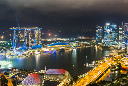 SINGAPORE - August 23, 2017:View from the infinity pool at Marina Bay Sandsのeditorial素材