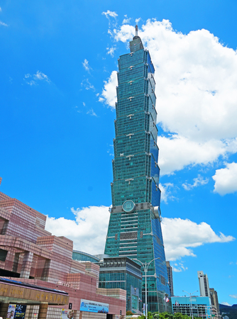Taipei , Taiwan - July 28 , 2019 : Street view of Taipei 101 Building Tower. Taipei 101 formerly known as the Taipei World Financial Center.のeditorial素材