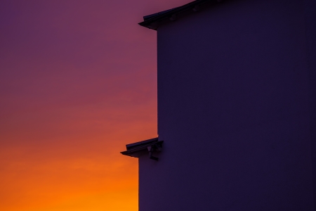 house in red skyの写真素材