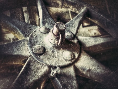 old wooden cartwheel in vintage lookの写真素材
