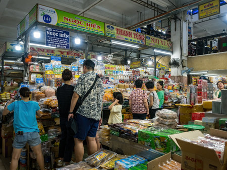 Da Nang, Vietnam - May 26,2024: Cho Han Market is a major tourist market for clothing, food local product handicraft and souvenirs, it has been in operation since the French occupancy in the 1940.のeditorial素材