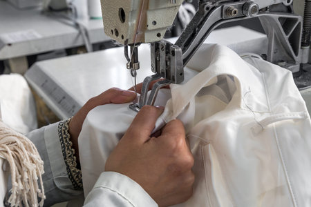 Industrial sewing machines sewing machine operator with chain