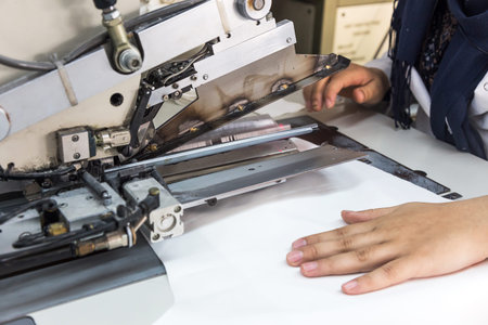 Industrial sewing machines sewing machine operator with chain