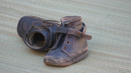 Children's orthopedic footwear