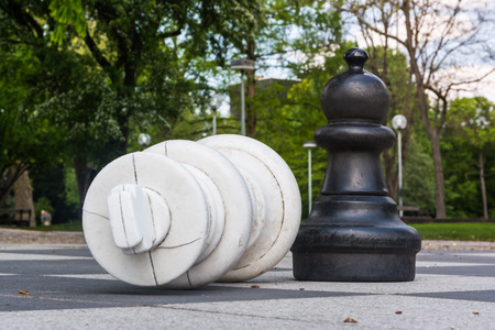 Chess Pieces Board Outdoors Squares Park Large Strategy Asphaltの写真素材