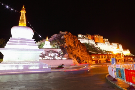 the great potala palace in tibet China in fine weather のeditorial素材