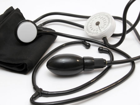 Phonendoscope and tonometer for gauging arterial pressure