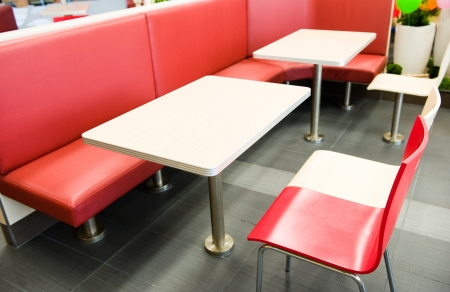 Empty restaurant interior with stage waiting for customers.
のeditorial素材