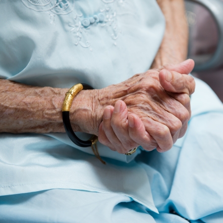 wrinkled hands  of old woman.の写真素材