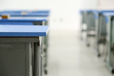 Empty classroom with chairs, desks.
の写真素材