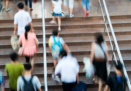 People rush on stairs, motion blurred
の写真素材