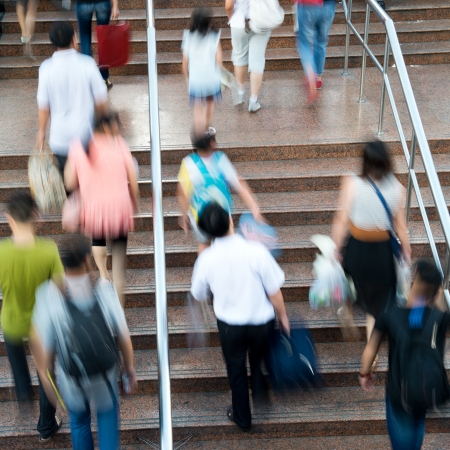 People rush on stairs, motion blurred
の写真素材