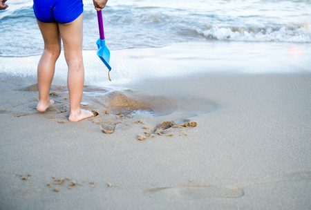 Young boy having fun at the beach.
の写真素材