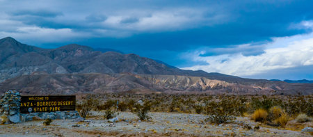 CALIFORNIA, USA - NOVEMBER 27, 2019: information sign at the entrance to the State park ANZA-BORREGO DESERT, Californiaのeditorial素材