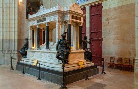 NANTES, FRANCE - SEPTEMBER 12, 2017: cenotaph of general Lamoriciere, Bouffay district, Saint Pierre and Saint Paul cathedral, Franceのeditorial素材