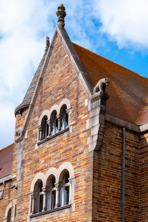 NANTES, FRANCE - SEPTEMBER 12, 2017: historical red brick buildings with elements of ancient architecture in Nantes, Franceのeditorial素材