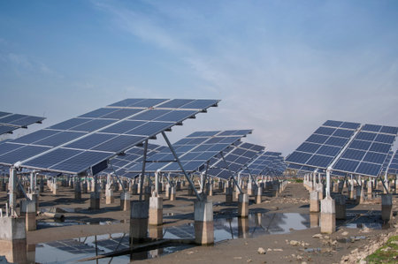 Power plant using renewable solar energy with sun