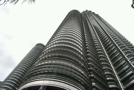 Petronas twin towers shot from belowの素材