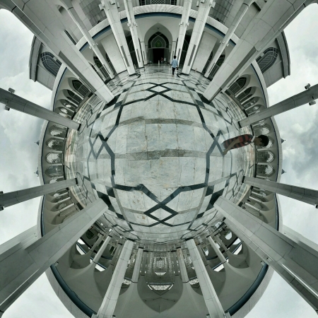 Interior of Sultan Salahuddin Abdul Aziz Shah in tinyplanet effectの素材
