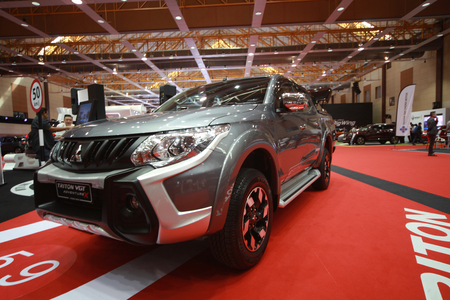 KUALA LUMPUR, MALAYSIA - 9 NOVEMBER 2017. New Mitsubishi Triton been show at 2017 Malaysia car autoshow. Annual Motor show held at MAEPS, Serdang.のeditorial素材
