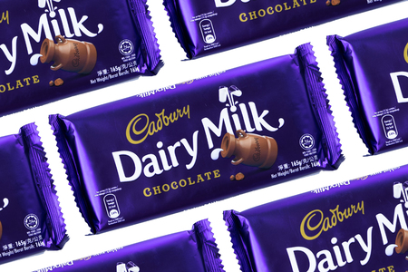 kuala lumpur, malaysia - 22 december 2018. nestle cadbury dairy milkのeditorial素材