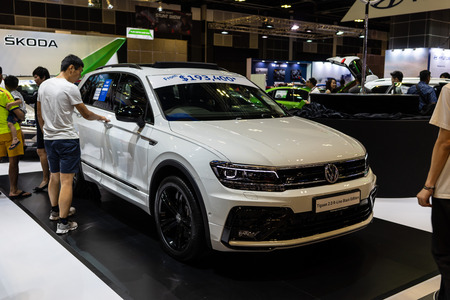 singapore -12 january 2019. volkswagen tiguan at singapore motor showのeditorial素材