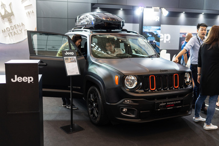 singapore -12 january 2019. new jeep renegade at singapore motor showのeditorial素材