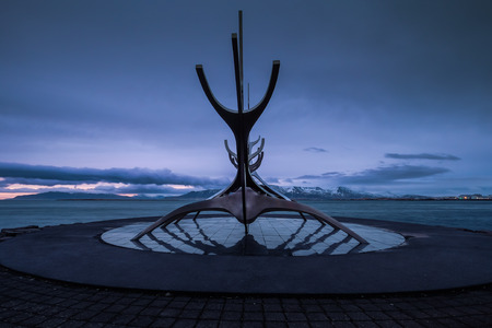 Sun Voyager is a sculpture by JÃ³n Gunnar Ãrnason, located next to the SÃ¦braut road in ReykjavÃ­k, Iceland.の写真素材